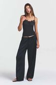 תמונת כל הלוק של PANT WITH LACE